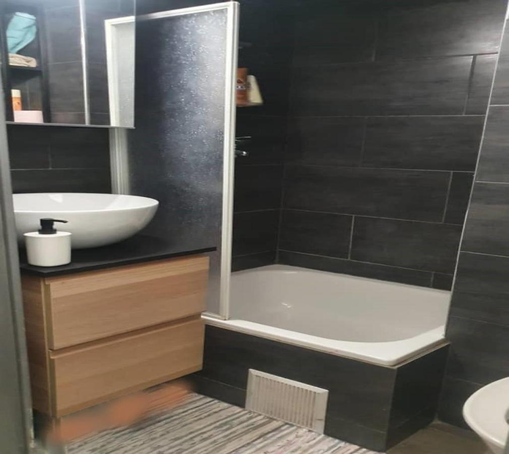 Apartment At Paris-Defense Arena Free Parking By Servallgroup Courbevoie Eksteriør bilde